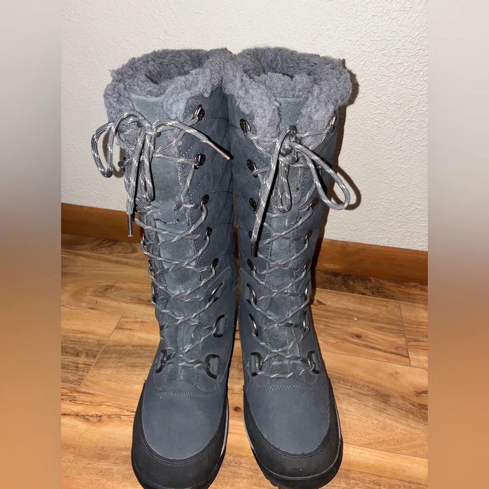 BearPaw Women's Dark Gray Winter Boots- size 10